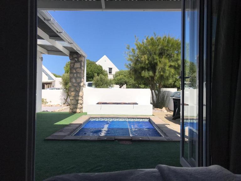 Joyful - B&B Paternoster