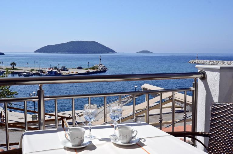 Oasis Deluxe Apartments - Bed and Breakfast Neo Klima