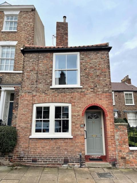 The Old Carriage House - B&B York