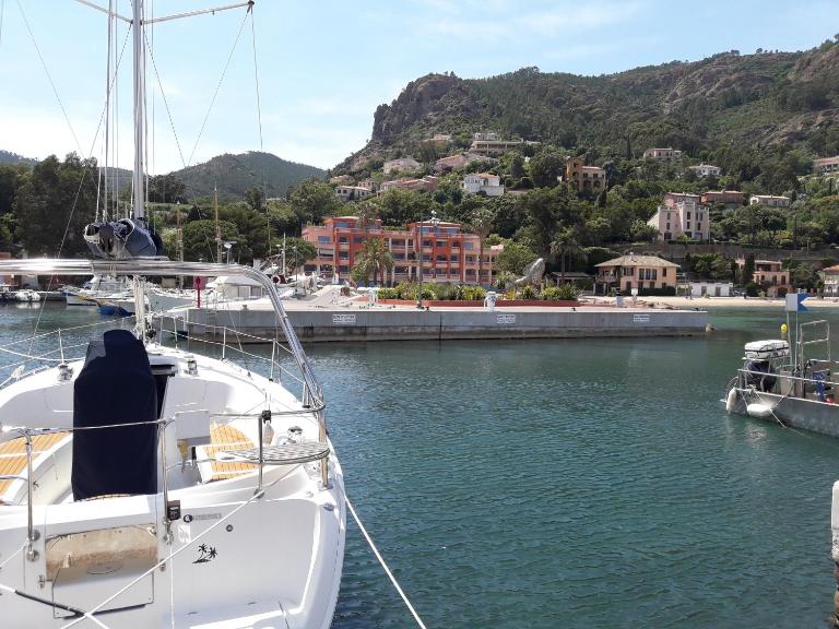 French Riviera 1 bedroom on the beach facing Cannes - Bed and Breakfast Théoule-sur-Mer