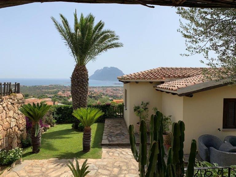 Le Residenze del Mare - Villa Michael - Bed and Breakfast Porto San Paolo