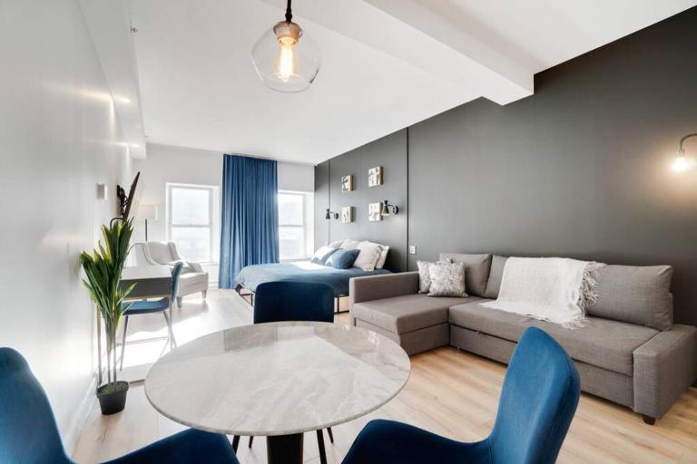 INITIAL - SUITE LUMIÈRE - Centre-Ville de Québec - B&B Québec