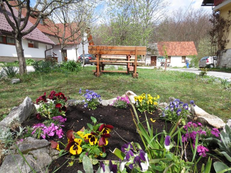 House Katja - Ferienwohnung Jezerce