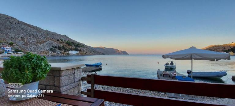 Symi . VILLA CALME (Sur la Mer). - B&B Sými