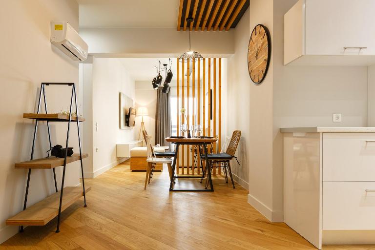 Cozy Downtown Apartment - B&B Agios Nikolaos