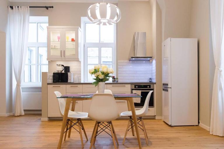 Modern & Spacious 80m2 Apartment in Riga Old Town - B&B Riga