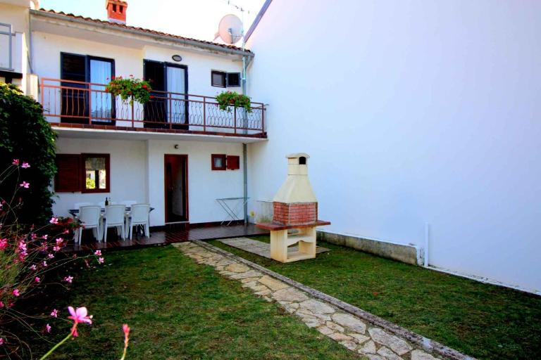 Holiday home in Porec - Istrien 9919 - B&B Parenzo