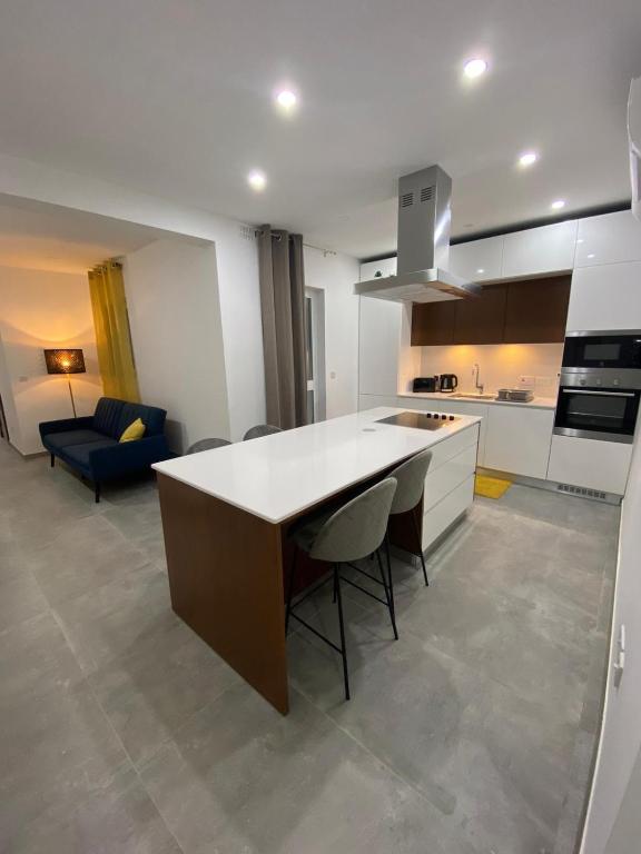 Gzira two-bedroom Apartment - Bed and Breakfast Gżira