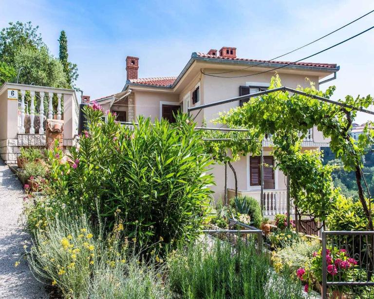 Apartment in Vrbnik - Insel Krk 36873 - B&B Vrbnik