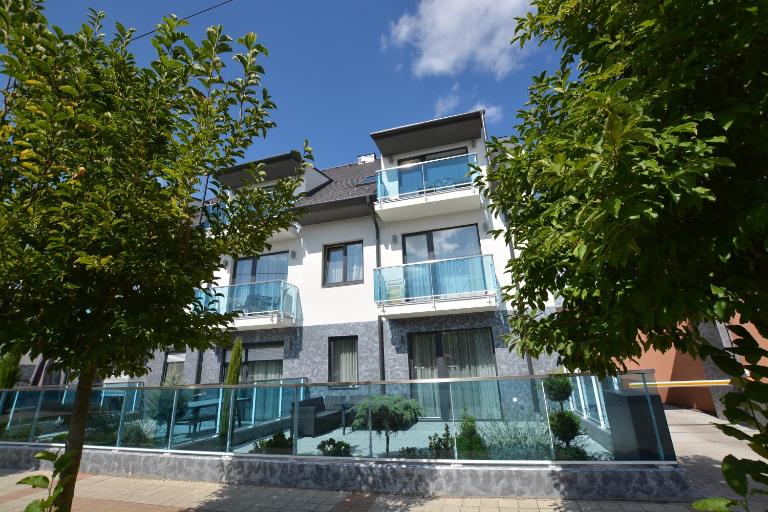 Bíbor Apartman - B&B Sárvár