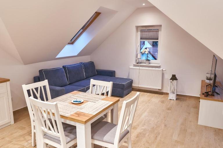 LAGUNA Apartament "W CHMURACH" Wille Parkowe z klimatyzacją - Chambres d'hôtes Polanica-Zdrój