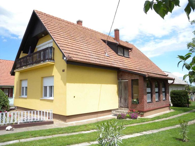 Apartment Balatonbereny 4 - Ferienwohnung Balatonberény