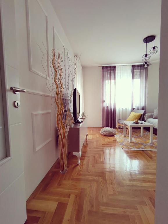 Apartman Lea - Bed and Breakfast Lukavica