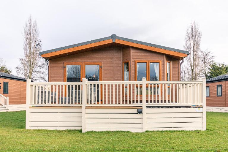 Green Acres Lodge with Hot Tub - Chambres d'hôtes York