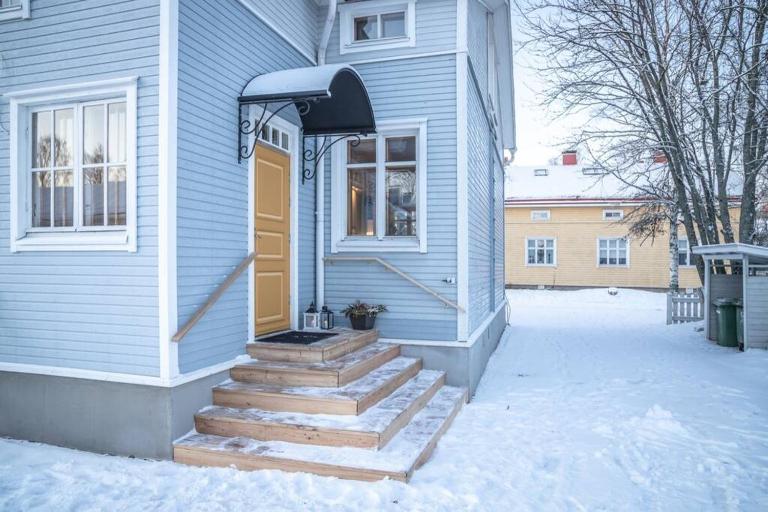 Cozy 1 Br Apt and Free parking by the Railway station - B&B Oulu