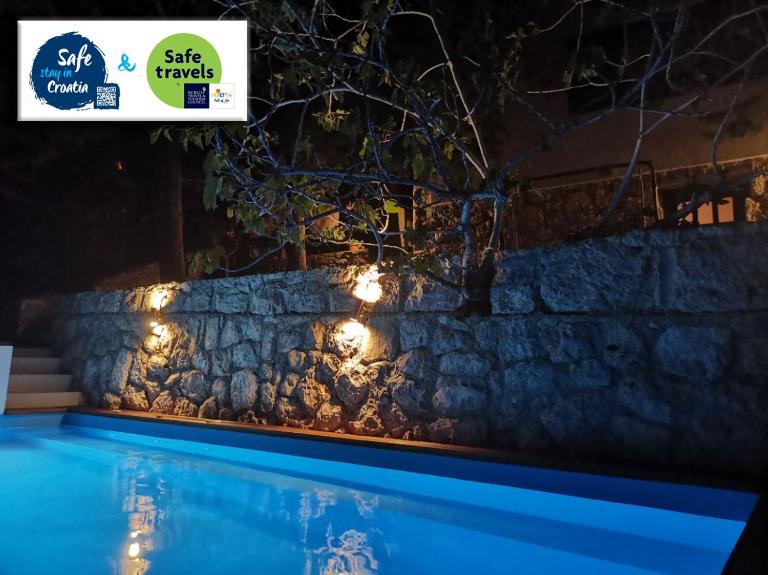 Seaside stone house - Bed and Breakfast Lukovo Šugarje