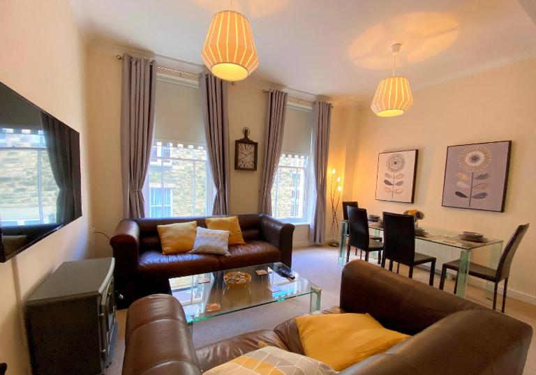 Fabulous 2 bed Historic Ground floor apartment Belper with free car parking next to property - B&B Belper