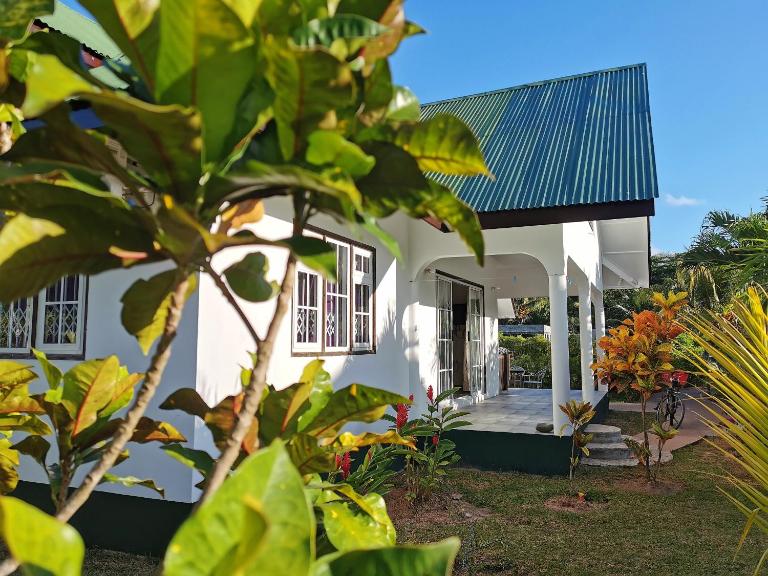 CHEZ MARVA Grande Villa COCO 3 à 12 personnes - Ferienwohnung La Digue