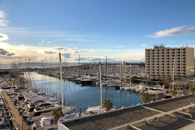 Appartement climatisé avec superbe vue mer port - B&B La Grande-Motte