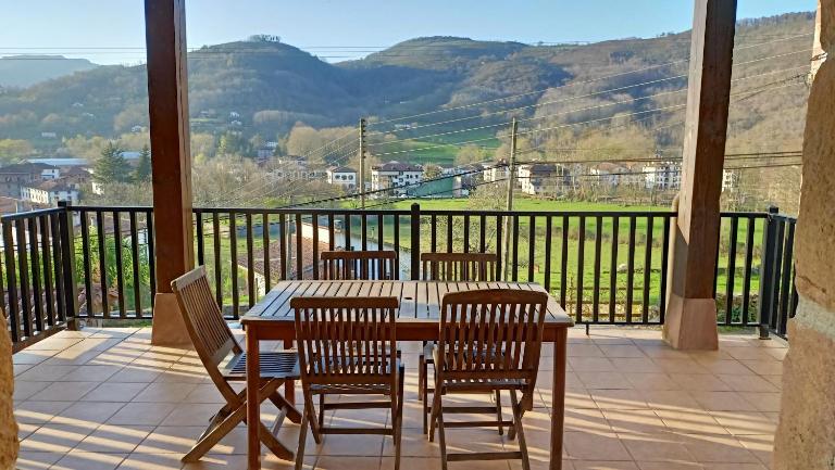 Casa Rural Larraldea - B&B Elizondo