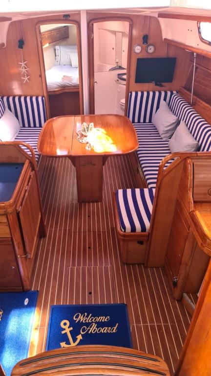 BARCO PURAVIDA - B&B Vigo