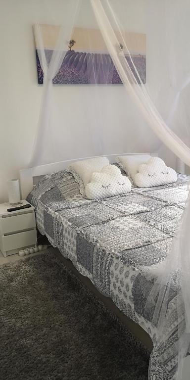 Diamond Apartment - Chambres d'hôtes Târgu Mureş