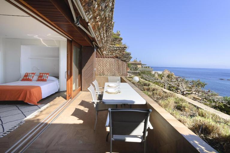 Lets Holidays Modern sea views apartment - Bed and Breakfast Tossa de Mar