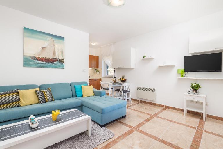 Blue Dream Studio Apartment with a pool - B&B Opatija