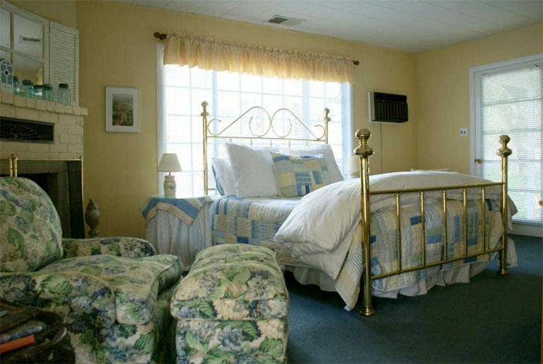 Trailside Inn Bed and Breakfast - B&B Calistoga