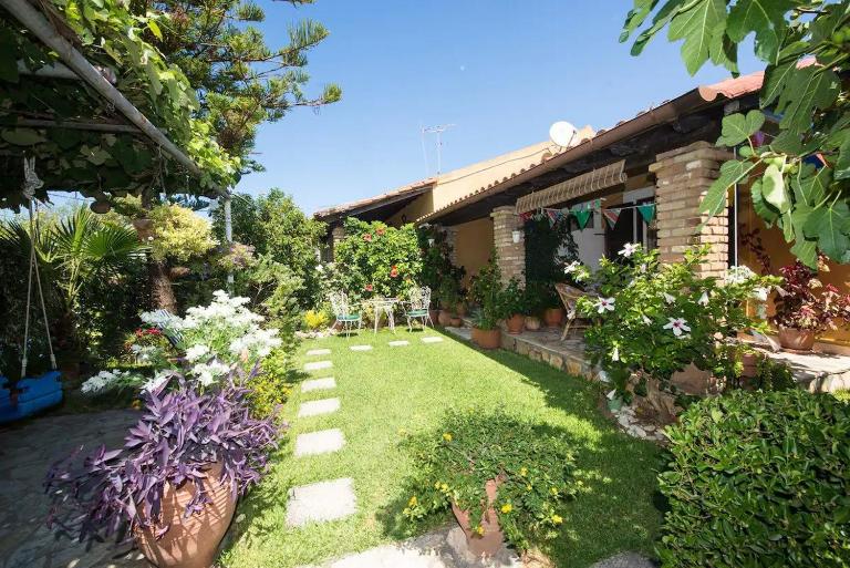 Villa Tina Country Beach Apartments - B&B Acharávi