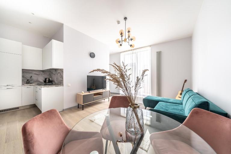 New Comfortable 2 Bedroom Cottage w/Big Terrace - Bed and Breakfast Jūrmala