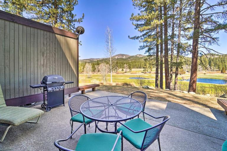 Quiet Unit w/ Golf Course & Mtn Views in Graeagle! - B&B Graeagle