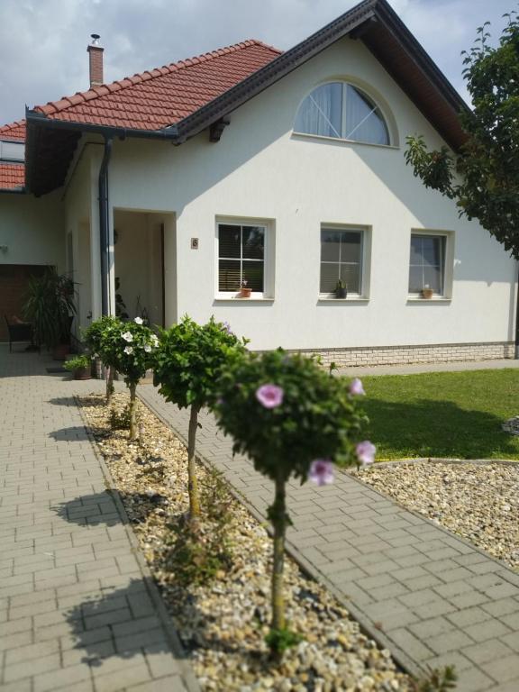 Rozmaring Vendégház - B&B Orosháza