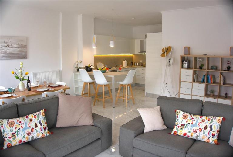 New Big Modern City Center Apartment - B&B Chania