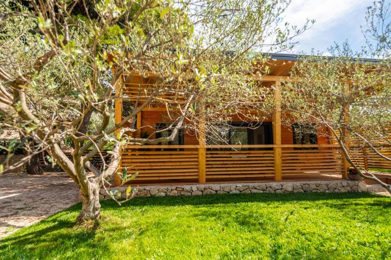 Kamp Mara - B&B Pakoštane