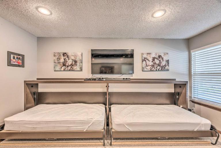 Ruidoso Condo w/ Hot Tub: Long Walk to Midtown! - B&B Ruidoso