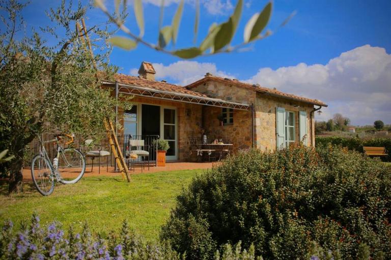 La Casina della Quercia, Your Tuscan Oak Tree House - B&B Osteria delle Noci