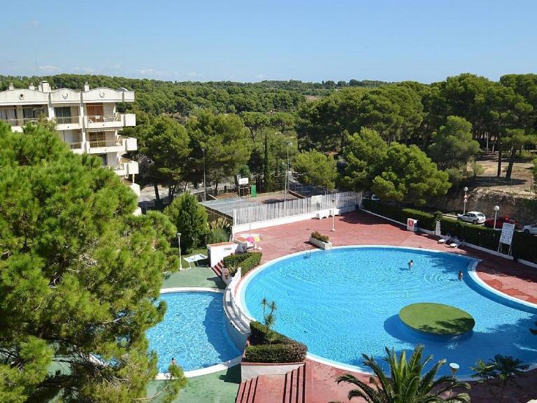 Apartamentos La Masia 002 - Bed and Breakfast Salou