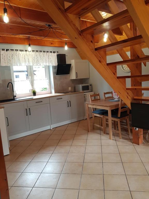 CIME Ekonomik - Ferienwohnung Brenna