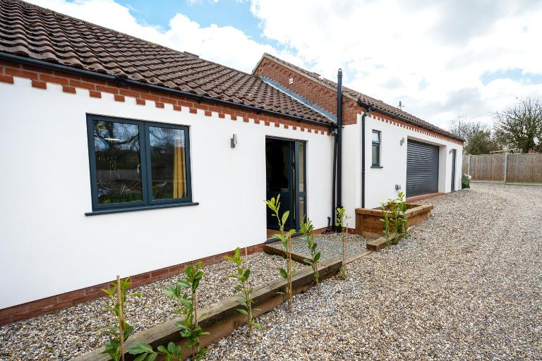 LITTLE HOUSE - Perfect for exploring The Broads - B&B Acle