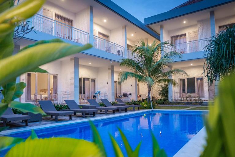 Berawa Dini Guesthouse - Bed and Breakfast Canggu