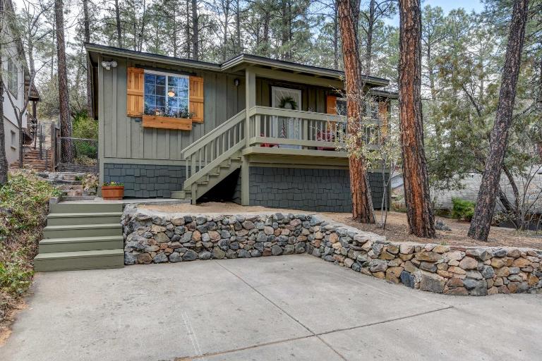 1 Mi to Dtwn Prescott: Quiet Cabin in the Pines! - B&B Prescott