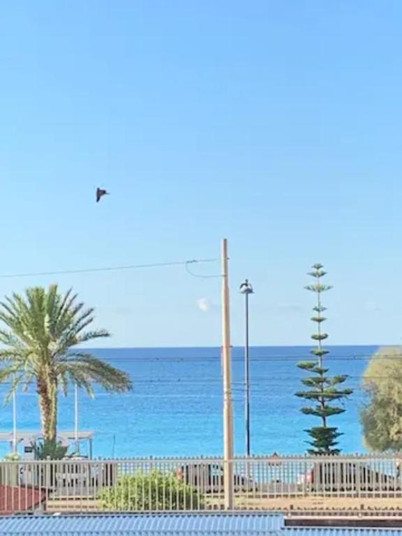 Nido d'amore vista mare - B&B Bordighera