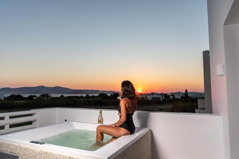 Villa Gold & White - B&B Máragkas