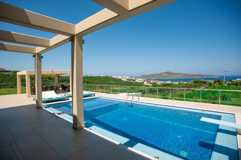 Luxury 6-Bedroom Villa With Private Pool- Villa Prigipessa - B&B La Canea