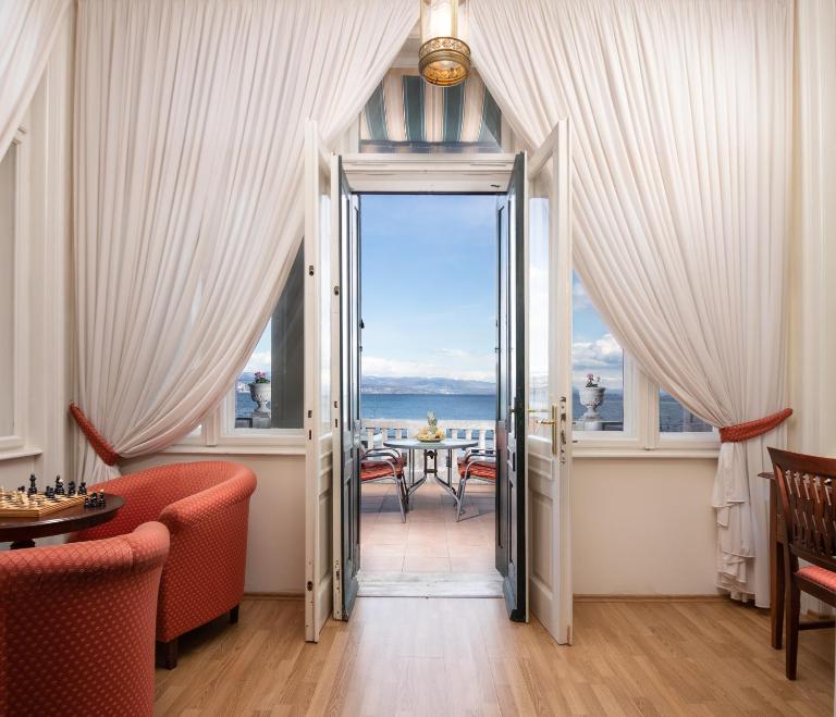 Sea View Apartment Villa Regaly - Free Parking - Opatija - B&B Opatija