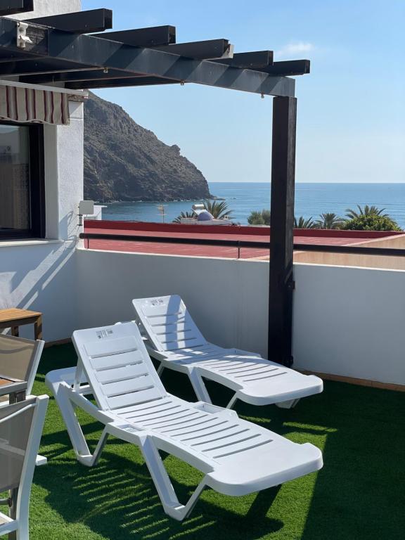 Ático Cabo de Gata con Terraza y vistas al mar, jacuzzi de exterior en temporada - B&B Carboneras