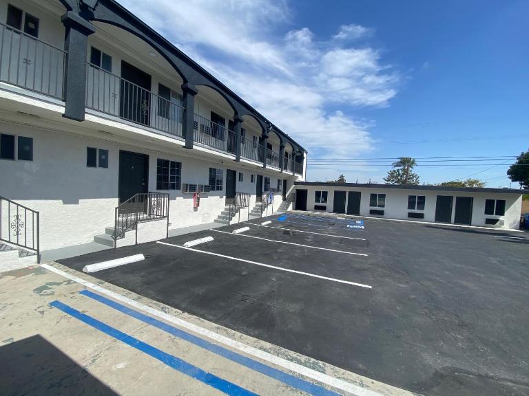 SOFI MOTEL - Bed and Breakfast Los Angeles