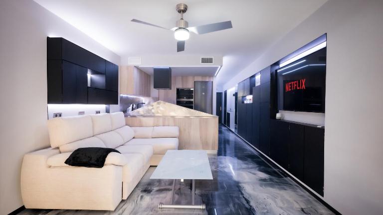La Farola - Luxury Domotic Flat in Puerto Deportivo - B&B Marbella