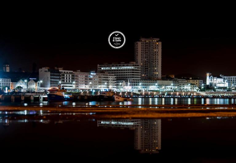 Marina Tower Center - Bed and Breakfast Ponta Delgada